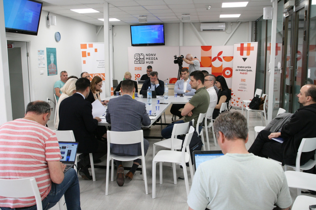Sastanak Stalne radne grupe za bezbednost novinara u Novom Sadu (foto: ANEM/Nebojša Glišić)
