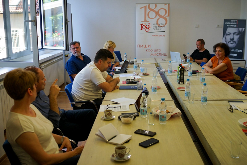 Stalna radna grupa za bezbednost novinara na sastanku u UNS-u (foto: OEBS / Miroslav Janković)
